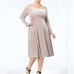 Soprano off shoulder dress